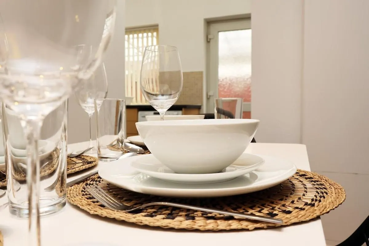펜션 Spacious 4 Bed House Near Cardiff City Centre, Perfect For Families, Groups & Contractors With Free Wifi