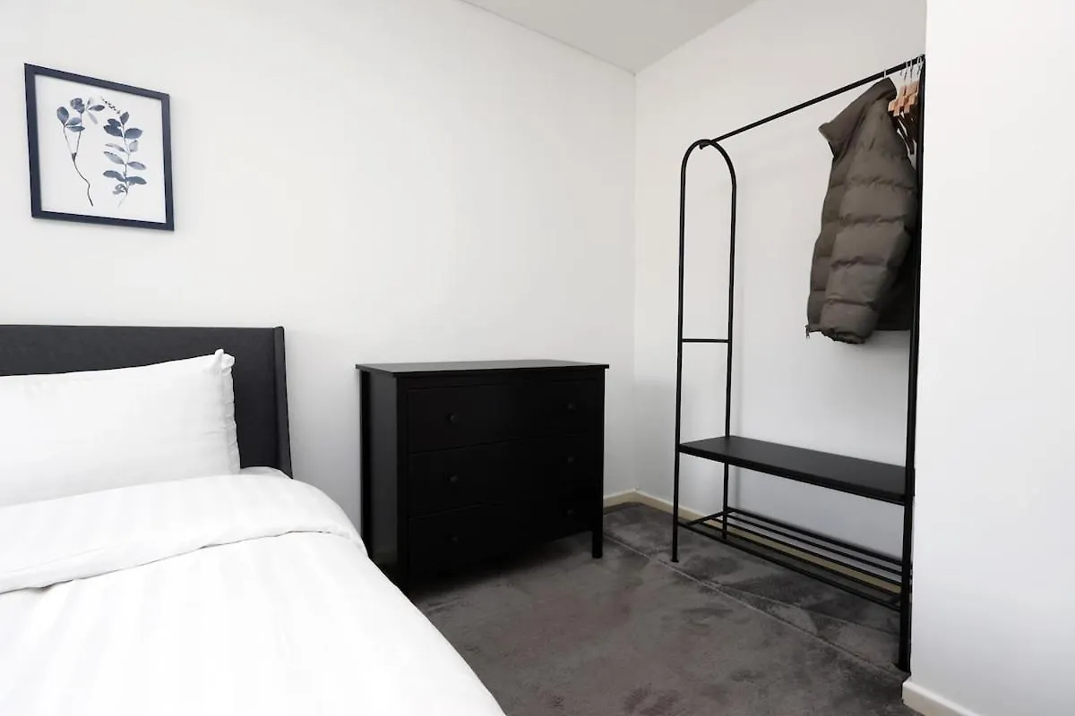 Spacious 4 Bed House Near Cardiff City Centre, Perfect For Families, Groups & Contractors With Free Wifi 영국