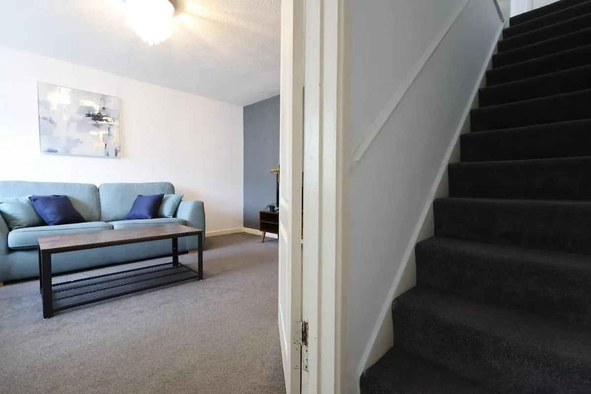 Spacious 4 Bed House Near Cardiff City Centre, Perfect For Families, Groups & Contractors With Free Wifi 펜션